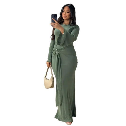 Elegantes, einfarbiges Kleid mit Rundhalsausschnitt und langen Ärmeln