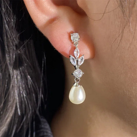 Elegante Perlenohrringe für Damen