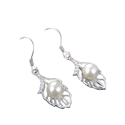Elegante Perlenohrringe für Damen mit Blatt-Design